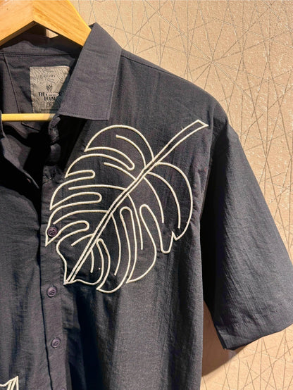 Threaded Tales | Deep nevy blue