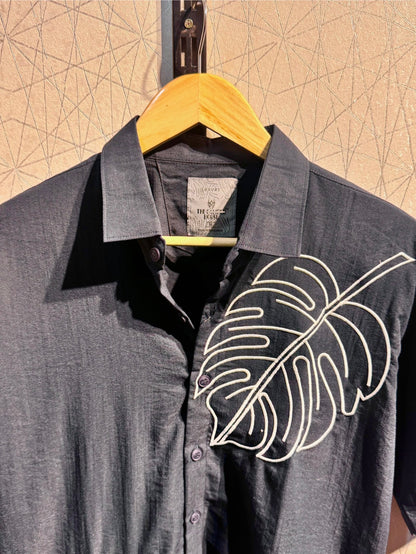 Threaded Tales | Deep nevy blue