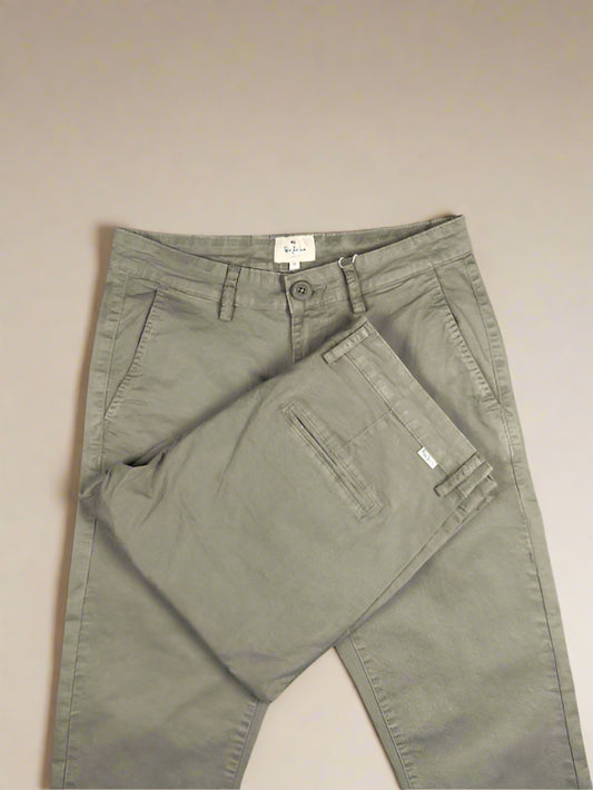 Pepe Jeans export chino (US brand)| Olive colour