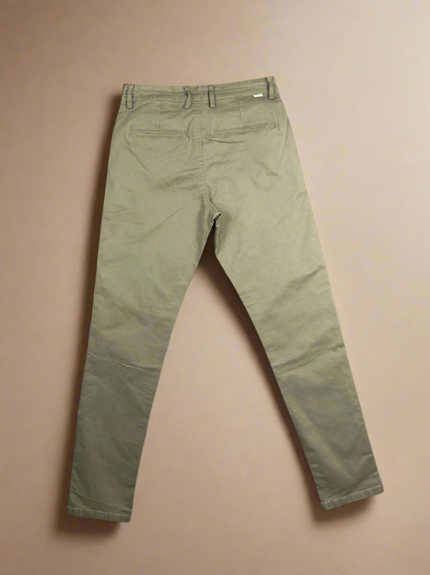 Pepe Jeans export chino (US brand)| Olive colour